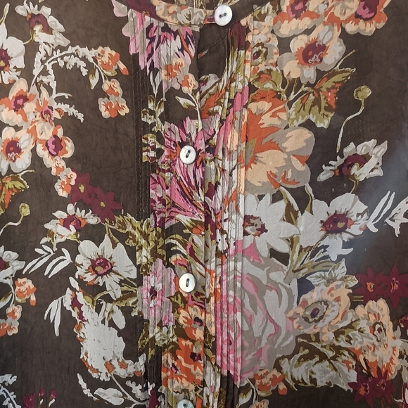 J. Jill Brown Rayon Colorful Floral Portrait Neckline Button Up Blouse Lg Petite - Picture 3 of 9